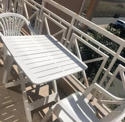 Snug Apt, Sunny Day 6 Tŭnkovo